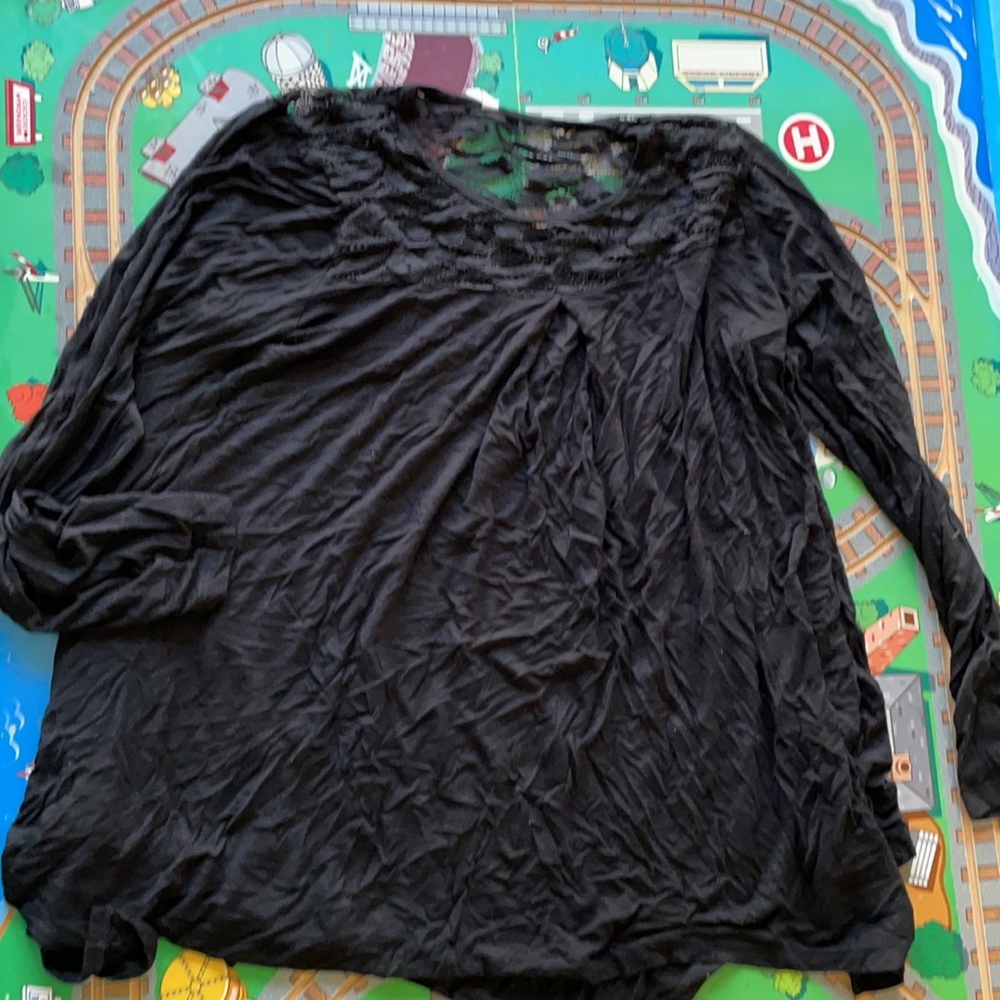 Lot of Pinkblush plus maternity tops - Picture 5 of 5
